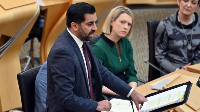 Bu ölkənin baş naziri istefa verdi