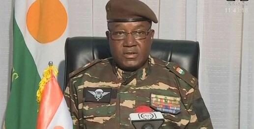 Makron bizi devirmək &uuml;&ccedil;&uuml;n əlindən gələni edir - &Ccedil;iani
