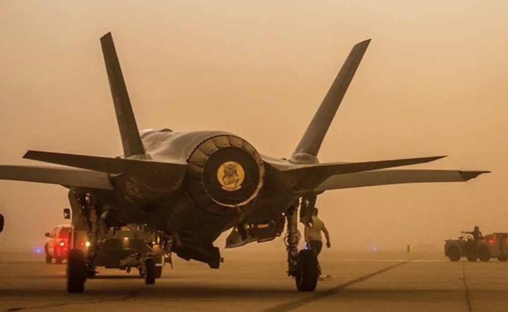 ABŞ Yaxın Şərqə 50-dən çox qırıcı təyyarə yerləşdirib