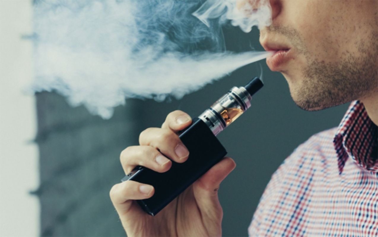 Elektron siqaret çəkənlər cərimələnəcək