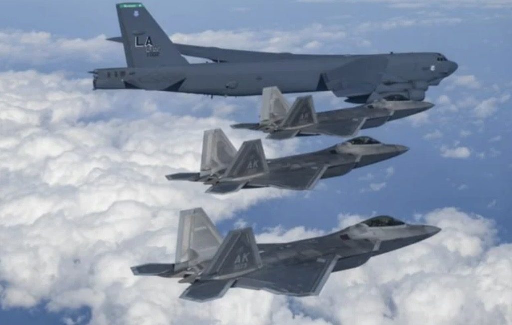 ABŞ 2003-cü ildən sonra Yaxın Şərqdə ən böyük aviasiya qrupu cəmləşdirir