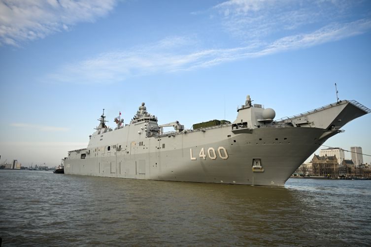 T&uuml;rk donanması rotterdamda hollanda mətbuatının diqqət mərkəzində
