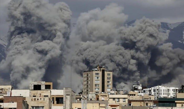 Onlarla qırıcı Tehranı vurub: Nələr məhv edilib?&nbsp;
