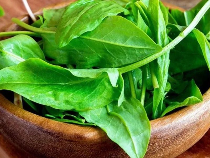 Yanından keçirik, amma şəfasını bilmirik