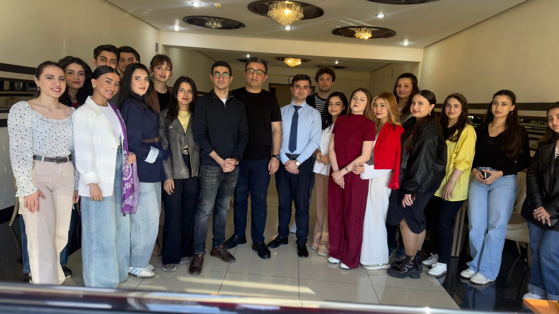 "Fırçanın izi pikseli üstələyir" - Teleradio Akademiyasında ilhamverici görüş