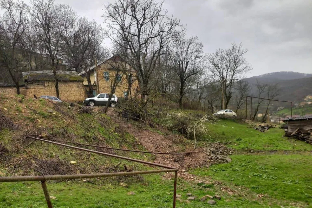 Dağıstanda güclü yağışlar səbəbindən yaşayış binası uçub