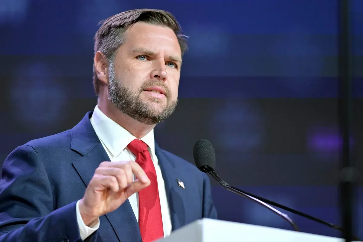 İran Hörmüz boğazını açmasa, ABŞ atəşkəs rejiminə riayət etməyəcək- Vens