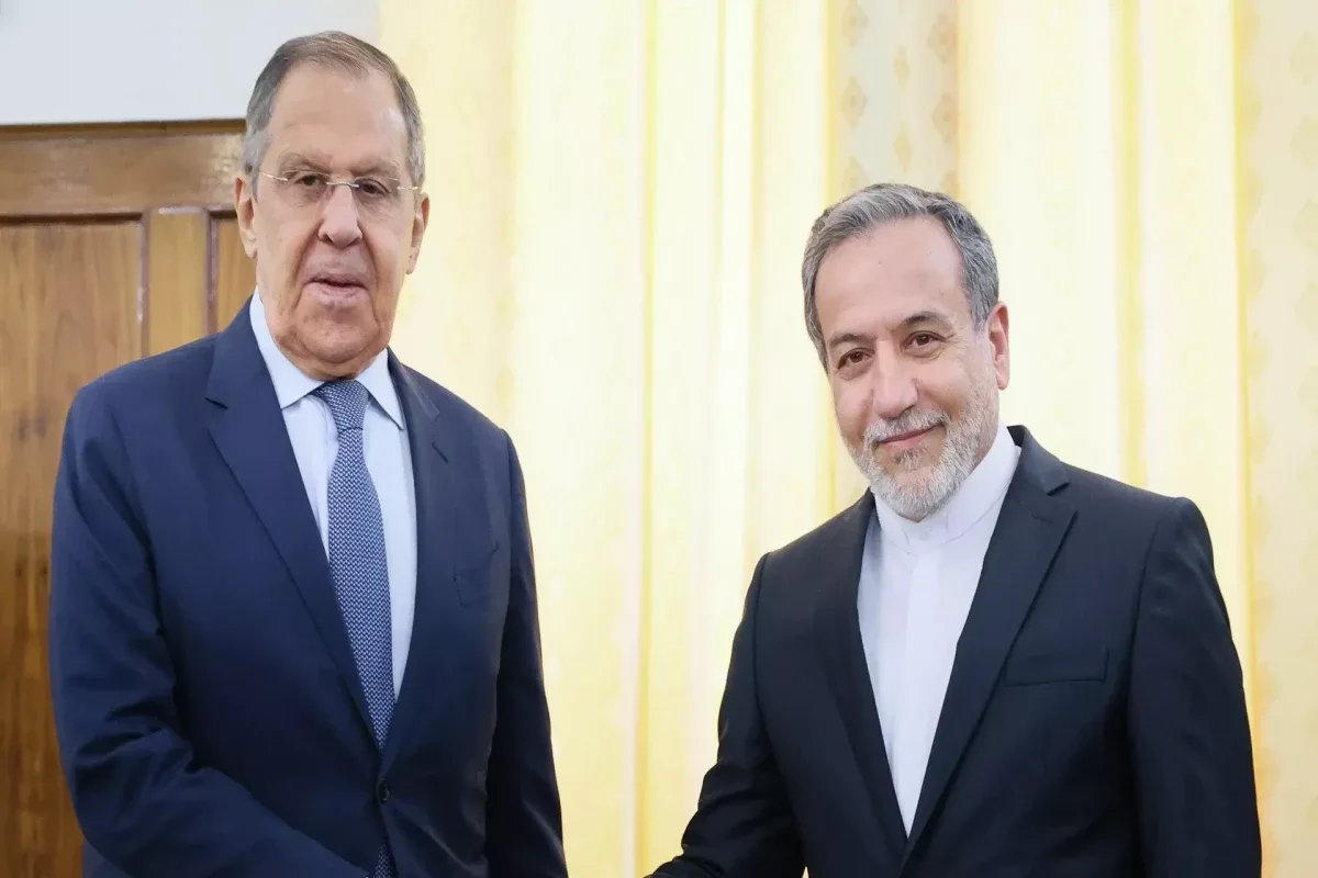 Əraqçi Lavrovla İranın ABŞ ilə danışıqlarını müzakirə edib
