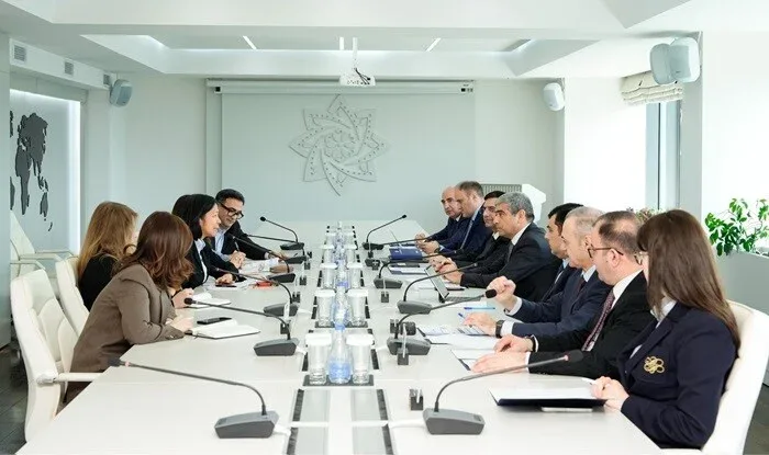 AİB ilə sosial sahədə əməkdaşlıq müzakirə edilib