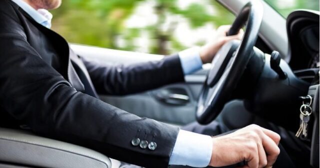 S&uuml;r&uuml;c&uuml;lər arasında &ldquo;fara&rdquo; siqnalı: qanun pozuntusudur?
