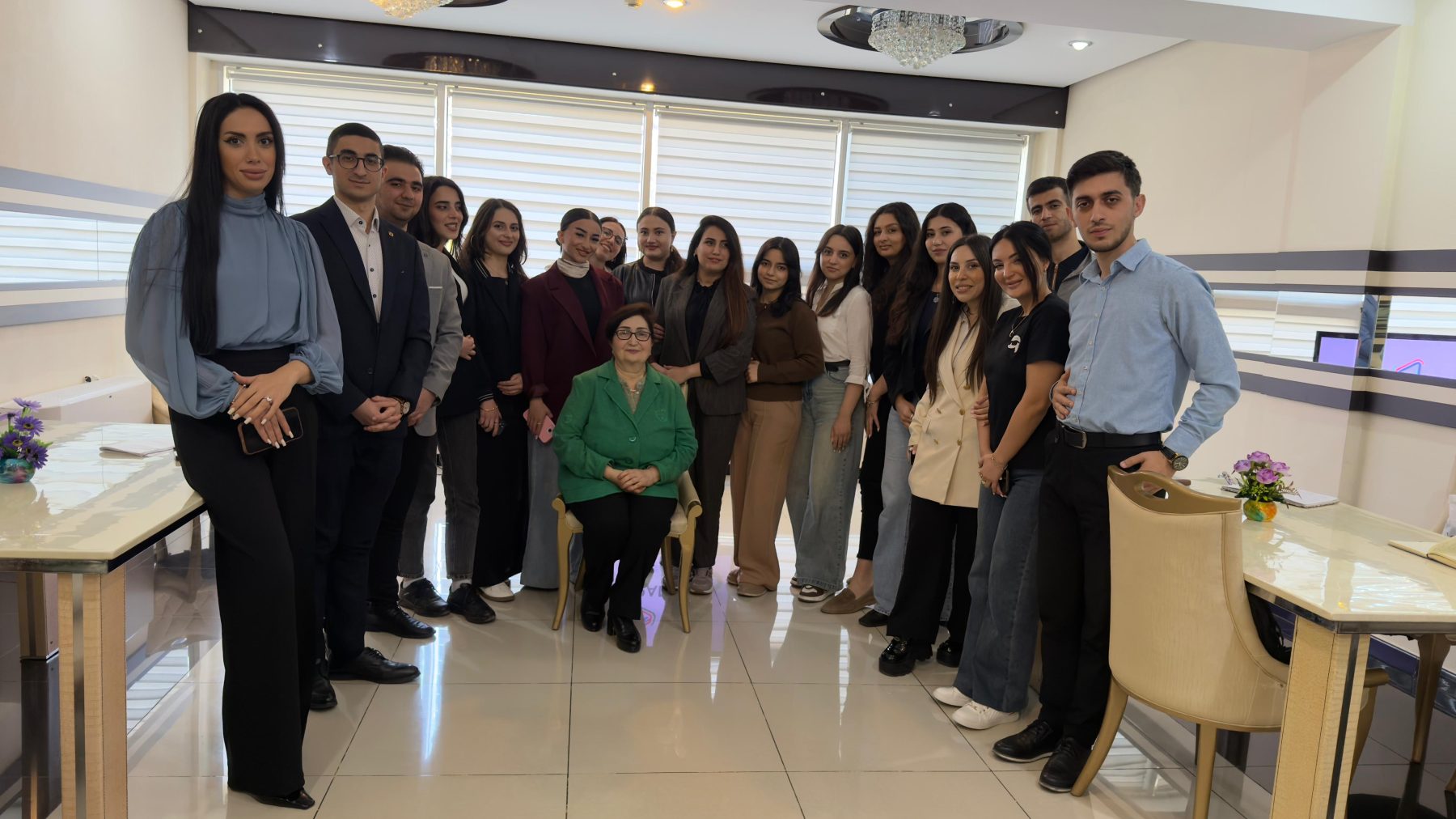 "Radioda səsinlə rəsm çəkməyi bacarmalısan" - əməkdar jurnalistdən tövsiyələr