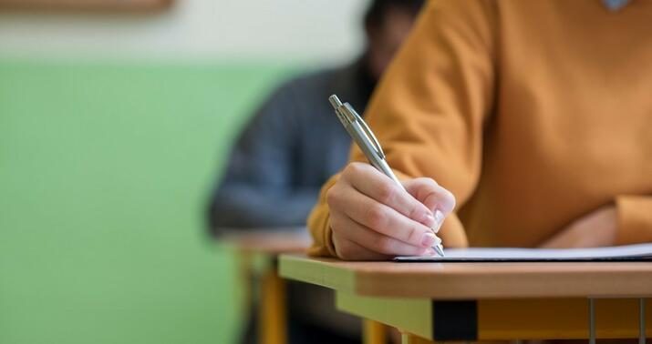 &Uuml;&ccedil;&uuml;nc&uuml; ixtisas qrupuna maraq niyə azalıb?
