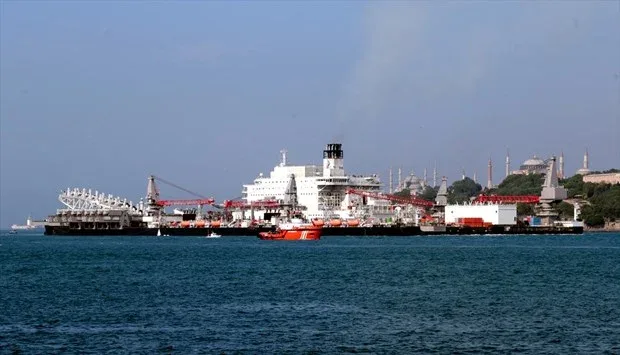 Rusiyadan gələn tanker İstanbul boğazını bağlayıb
