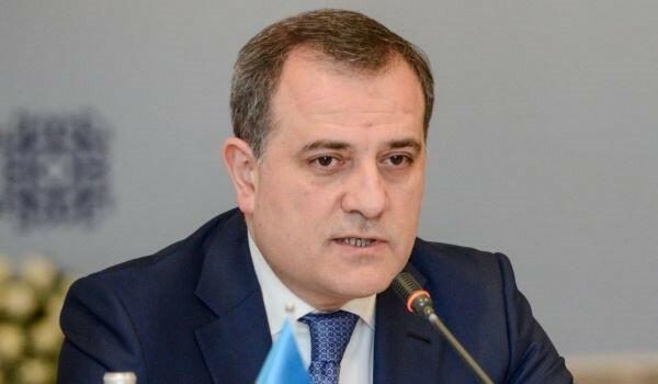 Bayramov koreyalı həmkarı ilə danışıb
