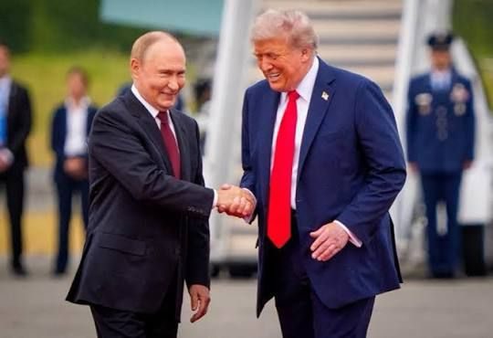 Putin Trampa 9 may münasibətilə Ukrayna ilə atəşkəsə hazır olduğunu deyib