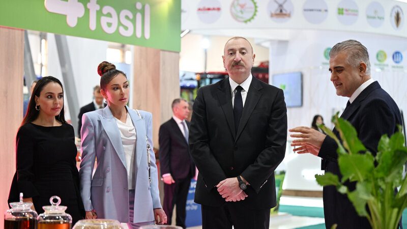 İlham Əliyev 19-cu “Caspian Agro Week” və 31-ci “InterFood Azerbaijan” sərgiləri ilə tanış olub