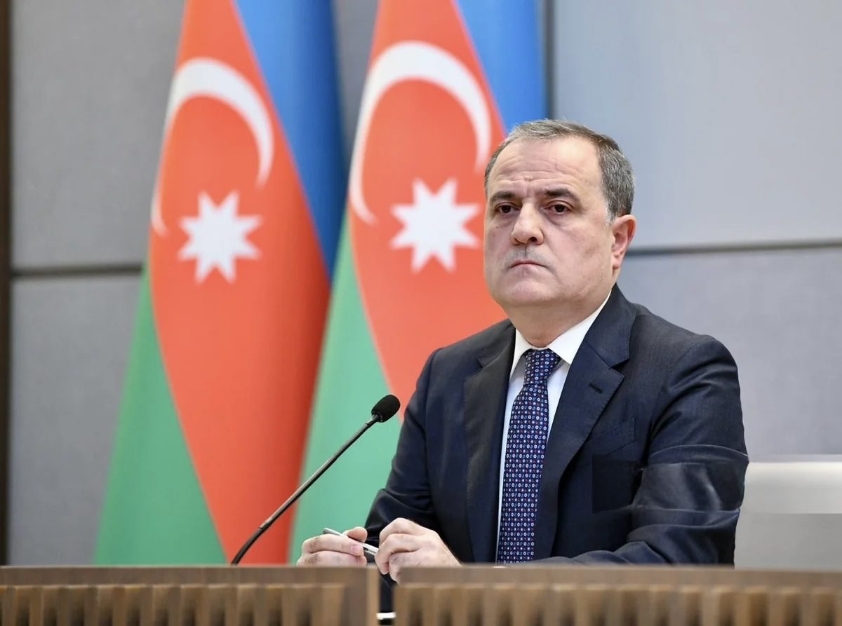 Ceyhun Bayramov Mövlud Çavuşoğlunun hücuma məruz qalan qardaşına şəfa diləyib