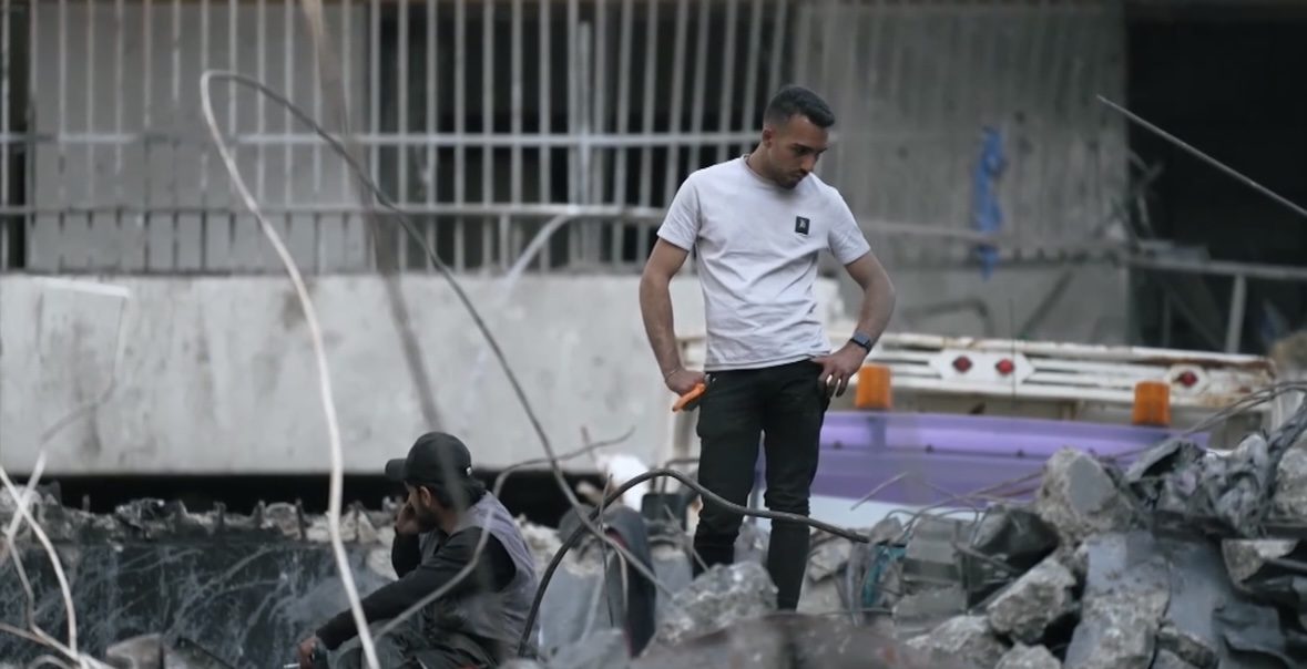 İsrailin 10 dəqiqəlik bombardmanı: Livanda məhəllələr dağıldı
