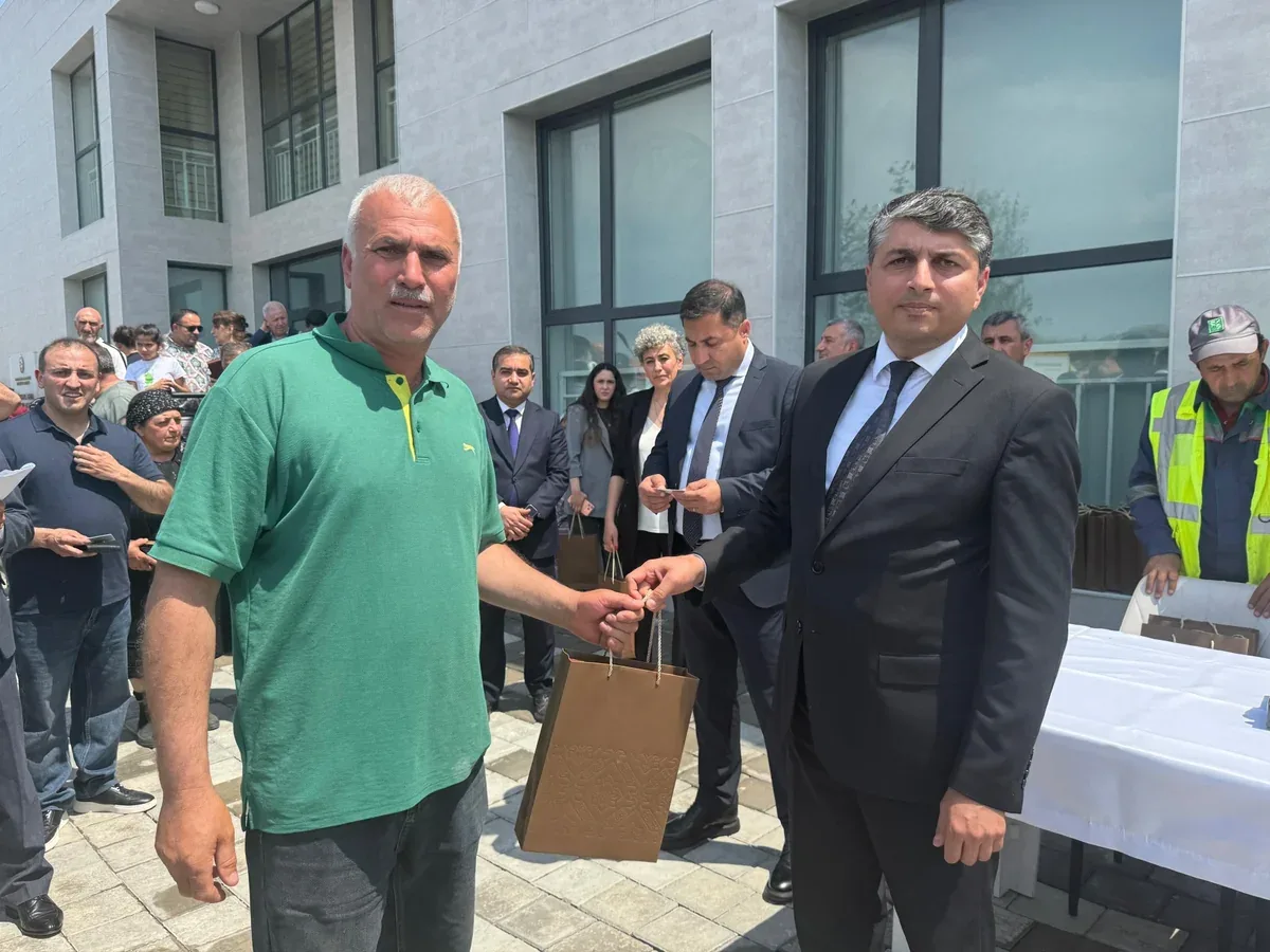 Zəngilana və Cəbrayılın Şükürbəyli kəndinə yeni köçürülən ailələrə açarlar təqdim edilib 