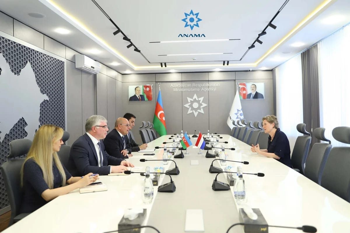 Auld: London və Bakı arasında strateji tərəfdaşlığın qurulması ən mühüm hadisədir