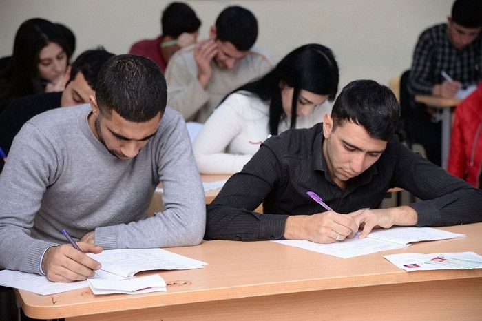 Bakalavrların nəzərinə!