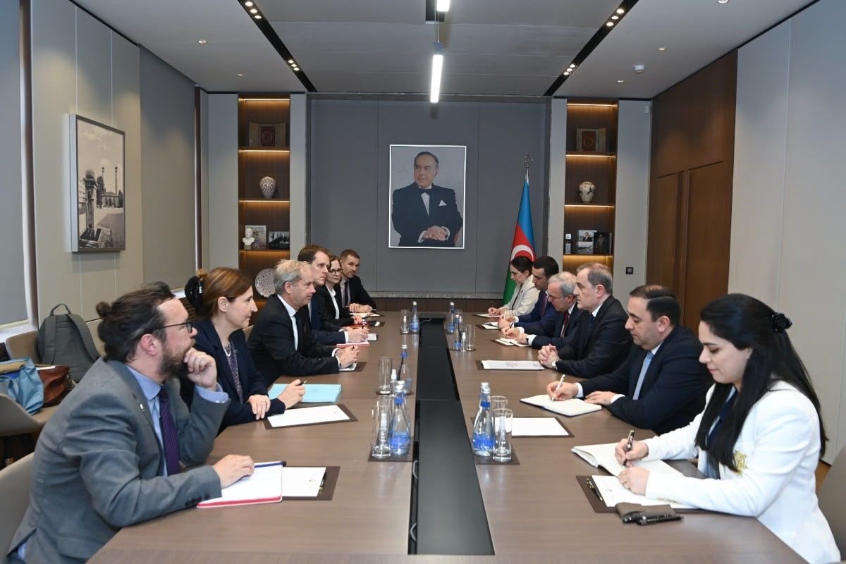 XİN rəhbəri Aİ rəsmisi ilə yeni ikitərəfli sazişi və Tərəfdaşlıq Prioritetləri sənədini m&uuml;zakirə edib
