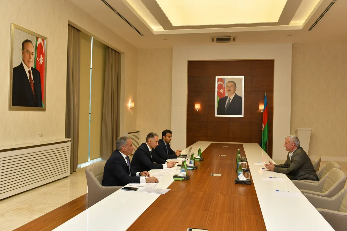 Rəşad Nəbiyev Xızıda vətəndaşları qəbul edib
