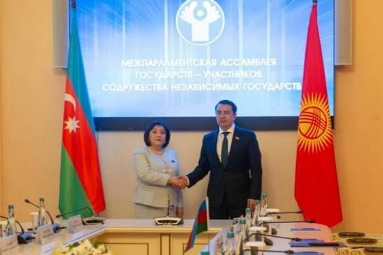 Sahibə Qafarova Rusiyada qırğızıstanlı həmkarı ilə g&ouml;r&uuml;ş&uuml;b
