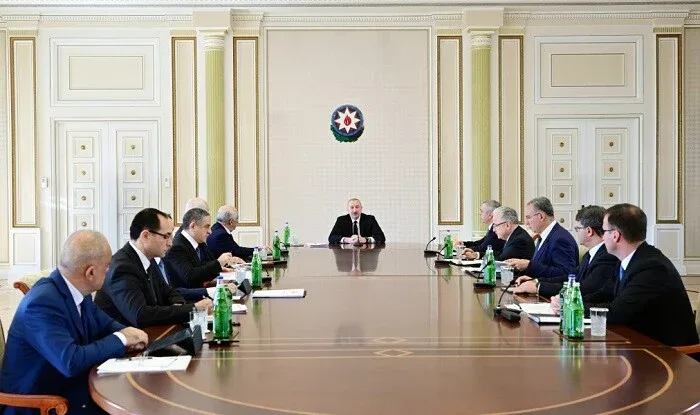İlham Əliyev müşavirə keçirib