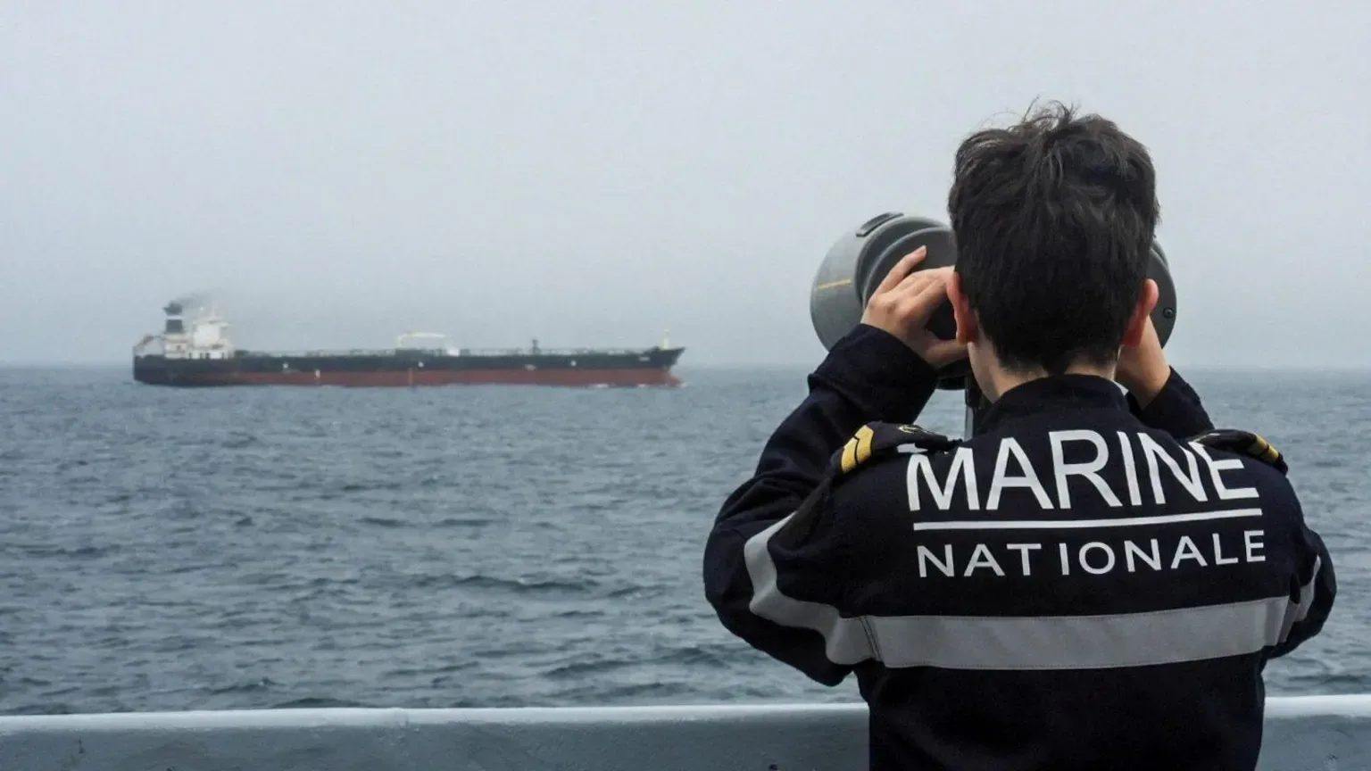 Makron: Fransa Britaniyanın dəstəyi ilə Rusiyaya aid sanksiyalı neft tankerini saxlayıb 