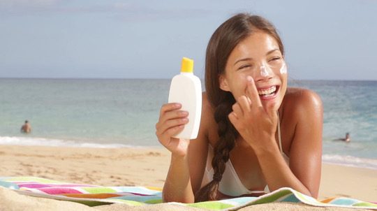 SPF-dən kosmetoloji prosedurlara qədər: Yayda dəriyə düzgün qulluq