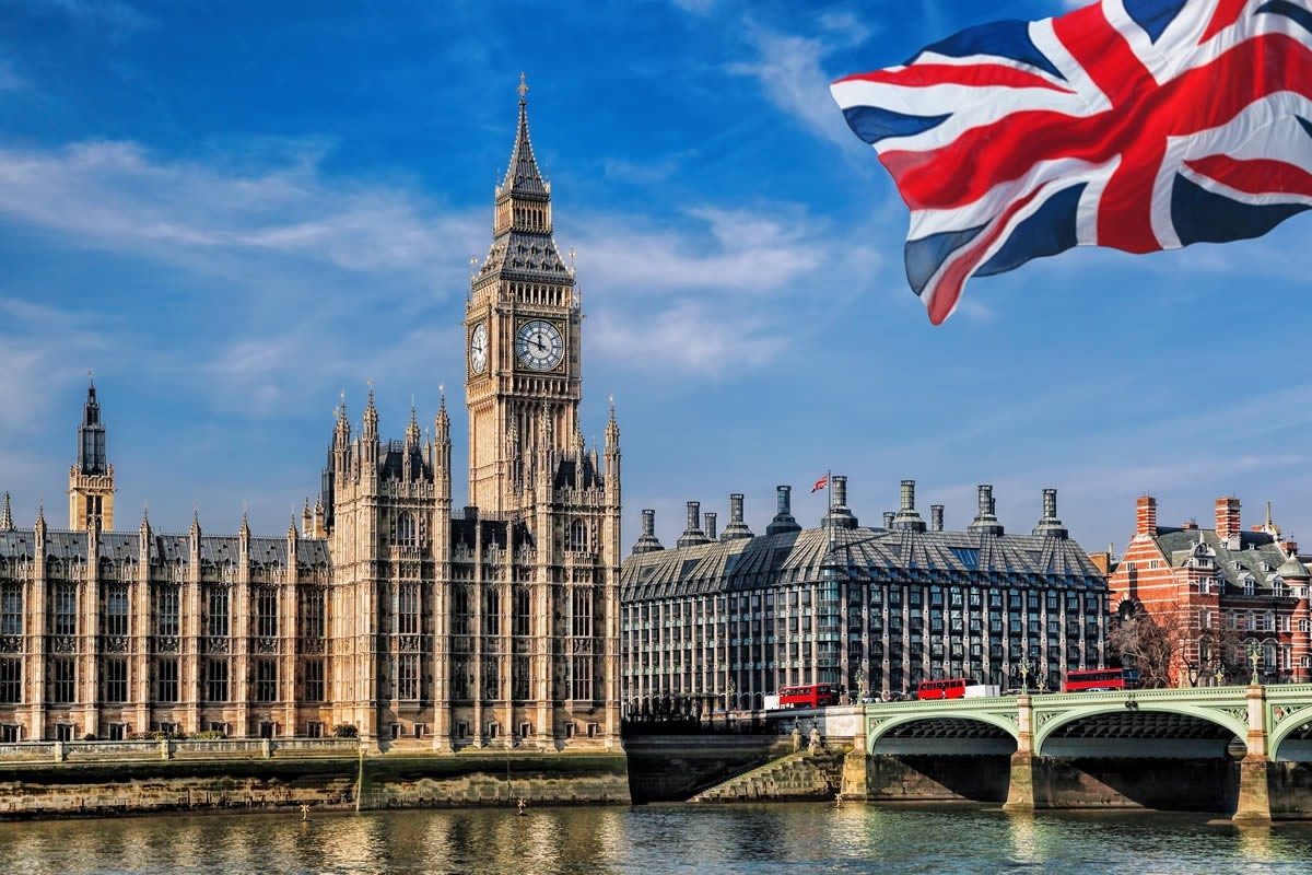 Starmer NATO sammitinə qədər Britaniyanın m&uuml;dafiə xərcləri planını a&ccedil;ıqlayacaq
