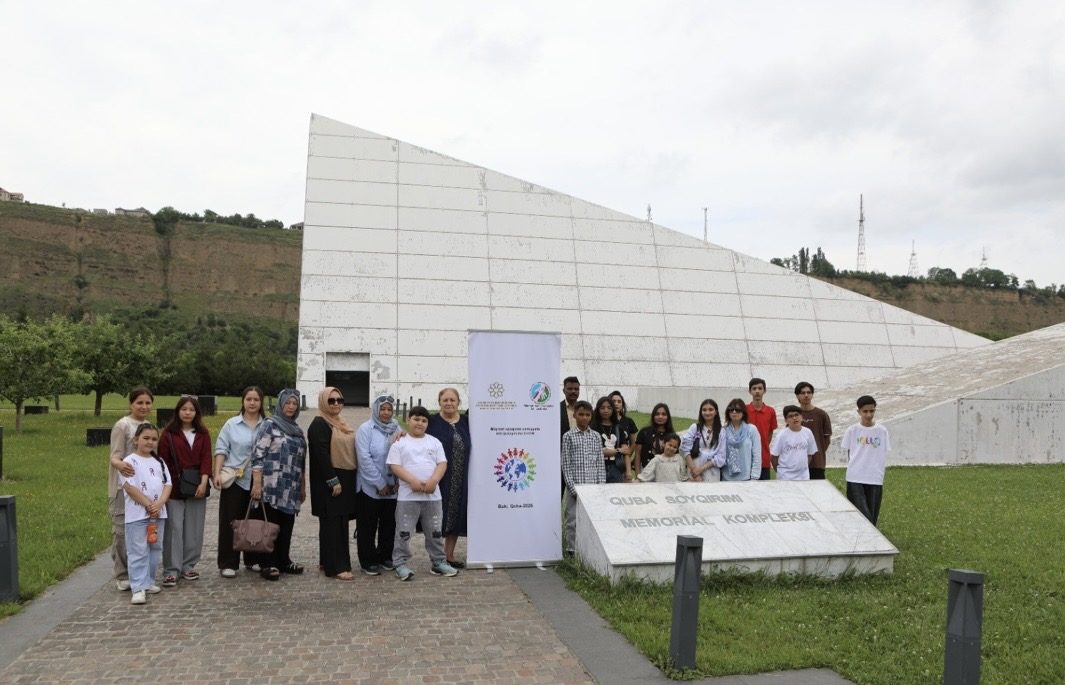 Miqrant uşaqlar Quba soyqırımı memorial kompleksində olublar