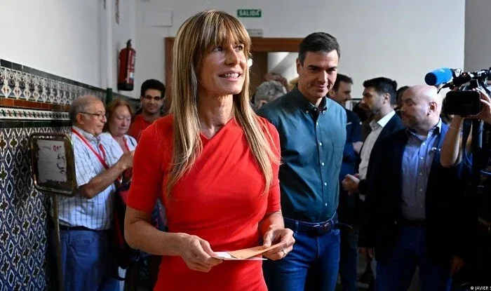 İspaniya baş nazirinin arvadına ölkədən çıxış qadağası qoyulub