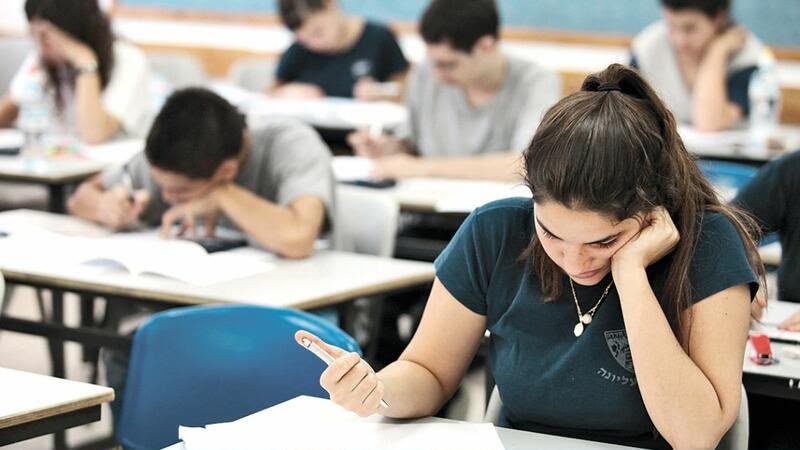 Şans imtahanları yaxınlaşır: abituriyentləri hansı səviyyədə suallar gözləyir?