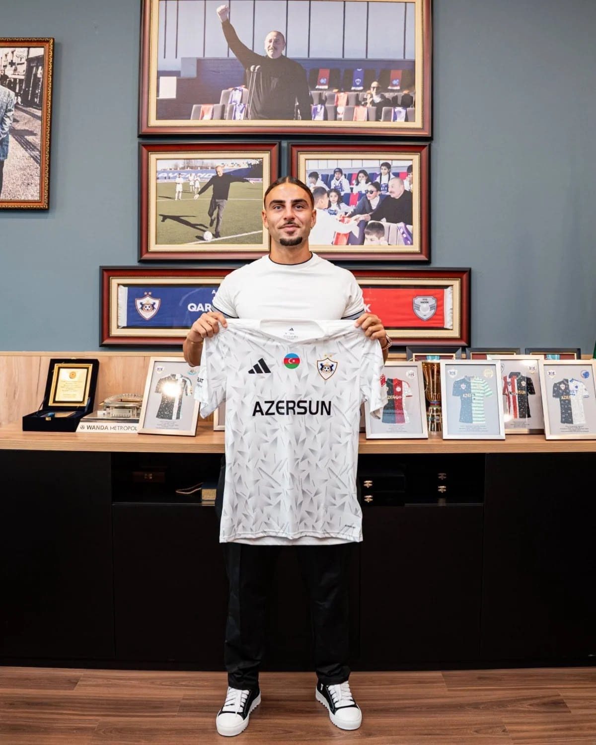 "Qarabağ" Cebrail Makreçkisi transfer edib - ŞƏRH