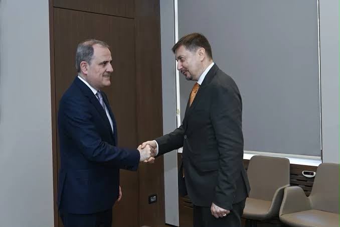 Ceyhun Bayramov BMT-nin yeni rezident əlaqələndiricisi ilə əməkdaşlıq perspektivlərini müzakirə edib