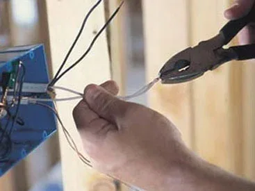 38 yaşlı qadını elektrik cərəyanı vuraraq öldürüb