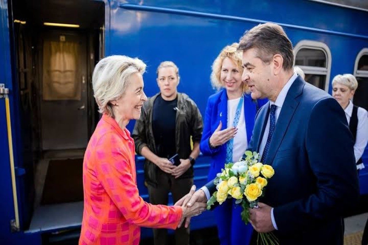 Ursula Fon der Lyayen Avropa liderləri ilə birlikdə Kiyevə səfər edib