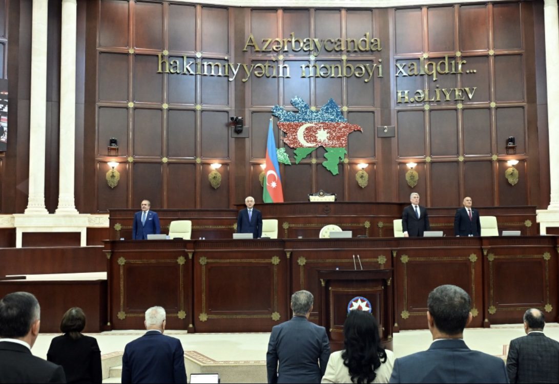 “Milli Məclisin növbədənkənar iclasında geniş qanunvericilik paketi qəbul olundu”- AÇIQLAMA