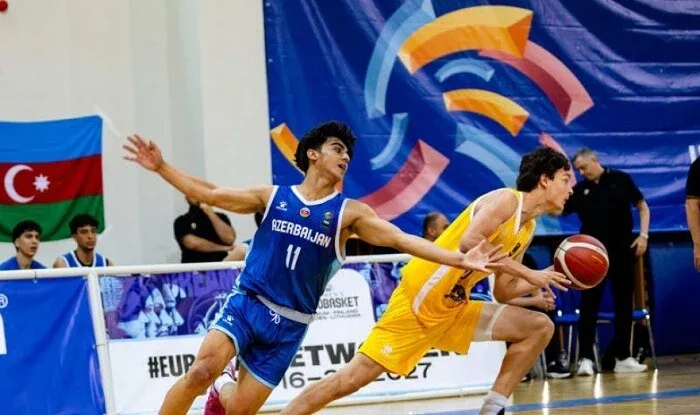 Azərbaycan millisi tarixi qələbə qazanıb

