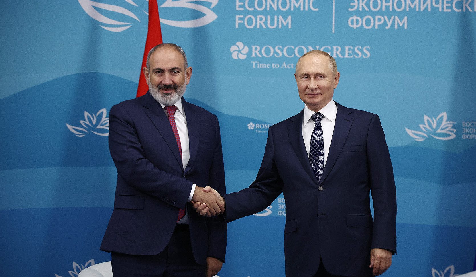Paşinyan və Putin arasında telefon danışığı olub