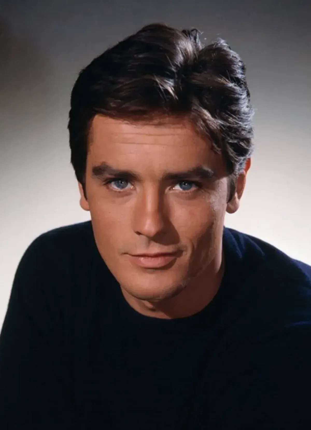 Alain Delon niyə bir dövrün gözəllik simvoluna çevrilmişdi?