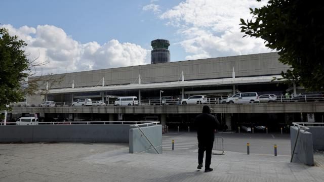 Beyrutda bir sərnişinin "partlayıcı" zarafatına g&ouml;rə təyyarə təxliyə edilib&nbsp;
