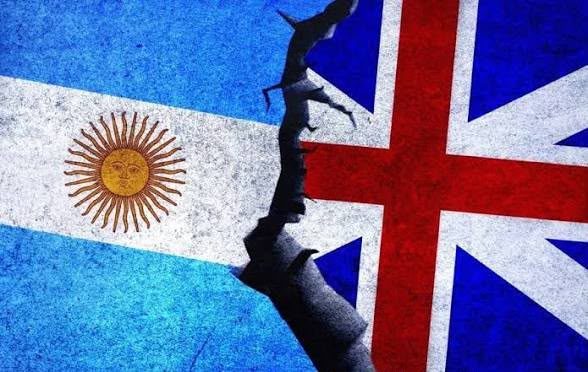 Mübahisəli adalarda böyük neft layihəsi: London geri çəkilmir 