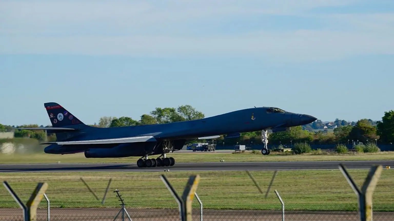 ABŞ RAF Fairford bazasından bütün bombardmançılarını çıxarıb