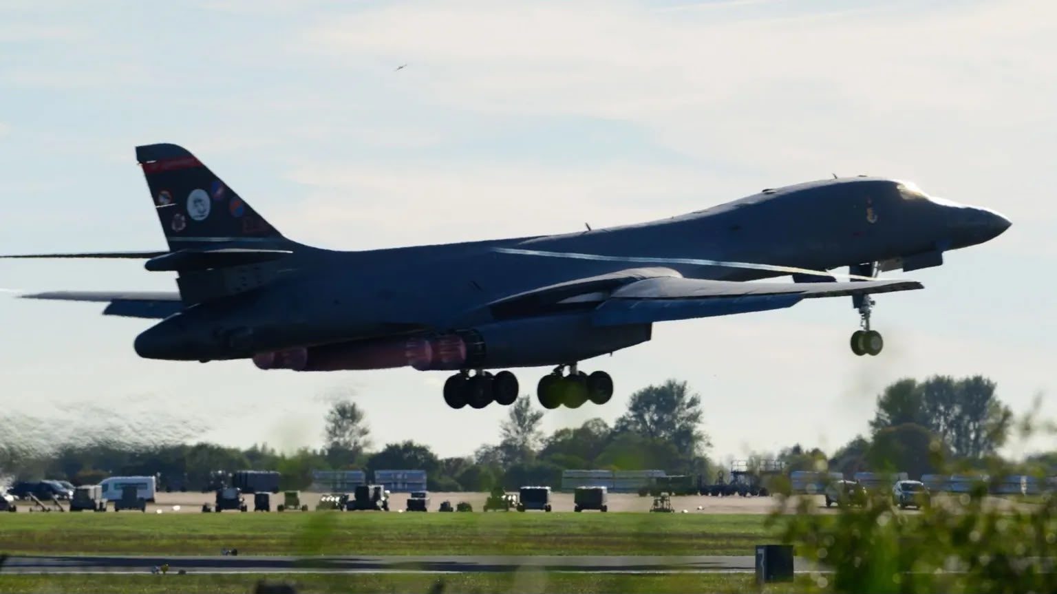 ABŞ bütün bombardmançı təyyarələrini "RAF Fairford" hərbi bazasından geri çəkib