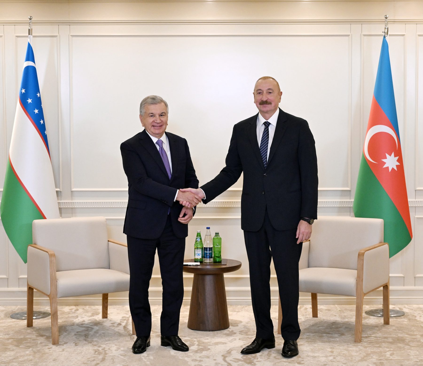 Prezident İlham Əliyev &Ouml;zbəkistan Prezidenti ilə g&ouml;r&uuml;ş&uuml;b

