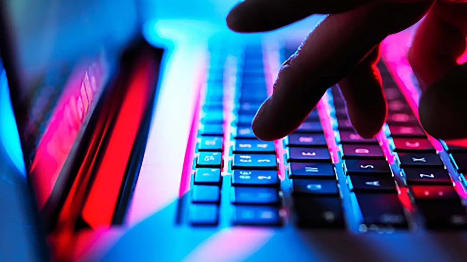 Süni intellekt internetin gizli təhlükəsini üzə çıxarıb: milyonlarla sayt risk altında