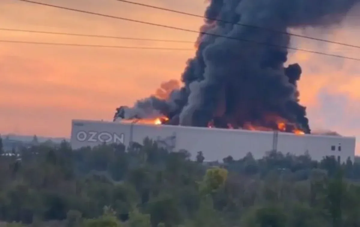 Dronlar Omskdakı "Ozon" logistika mərkəzinə hücum edib